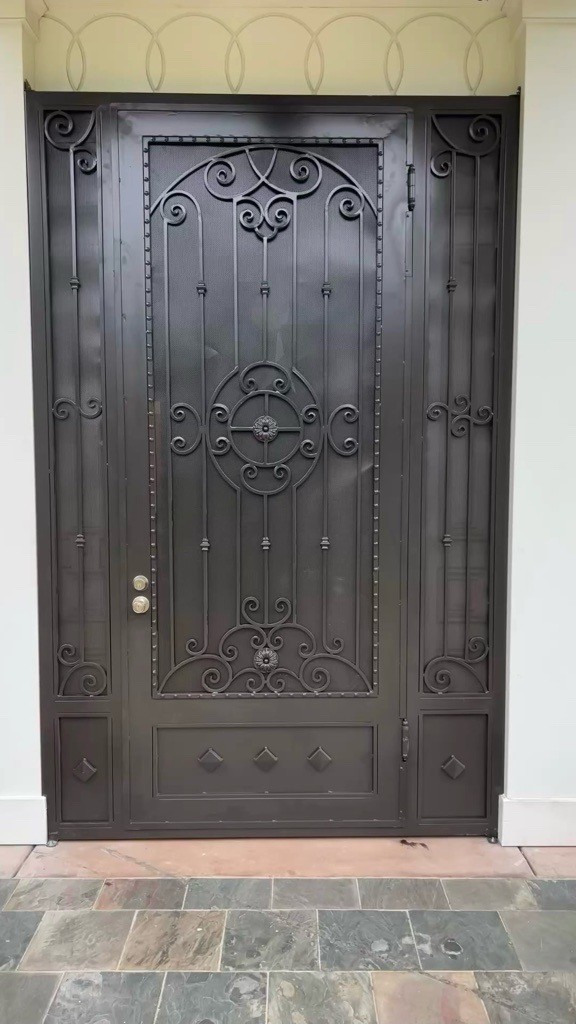 庭院铁门安装，铁艺围墙围栏安装，防盗门，防盗墙安装 - 找天鼎铁艺制作公司，精湛铁艺门窗安装工艺