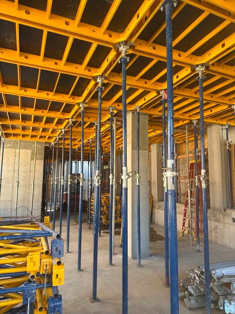 鑫帅建筑装修公司 房屋建筑装修 住宅/商业建筑工程 加层改建，精通施工质量管理，设计/开工纸/施工管理