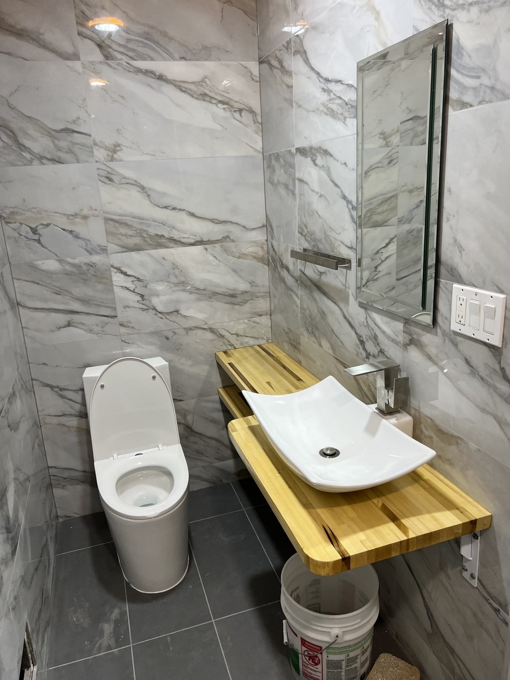 腾龙装修公司 专业住宅和商铺装修 30年装修经验,装修厨房浴卫,新建改建 室内装修水电 免费估价