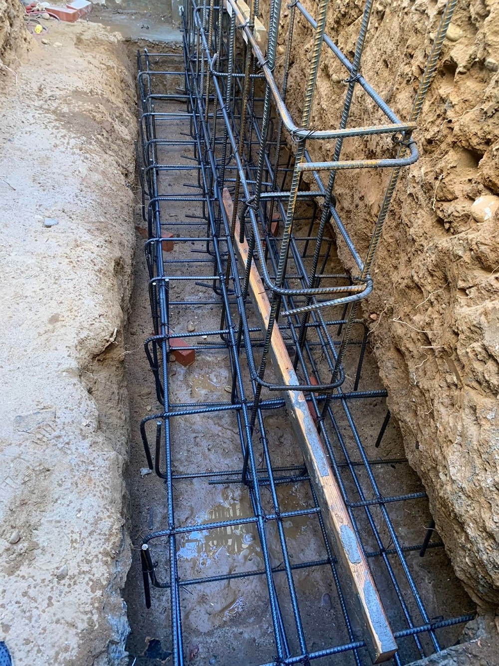 急修漏水,精通各种水管漏水,诊断并修理漏水,联系绿典公司：212-500-1888