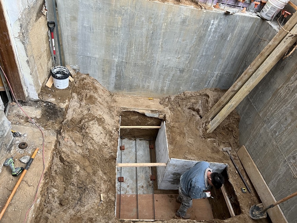 急修漏水,精通各种水管漏水,诊断并修理漏水,联系绿典公司：212-500-1888