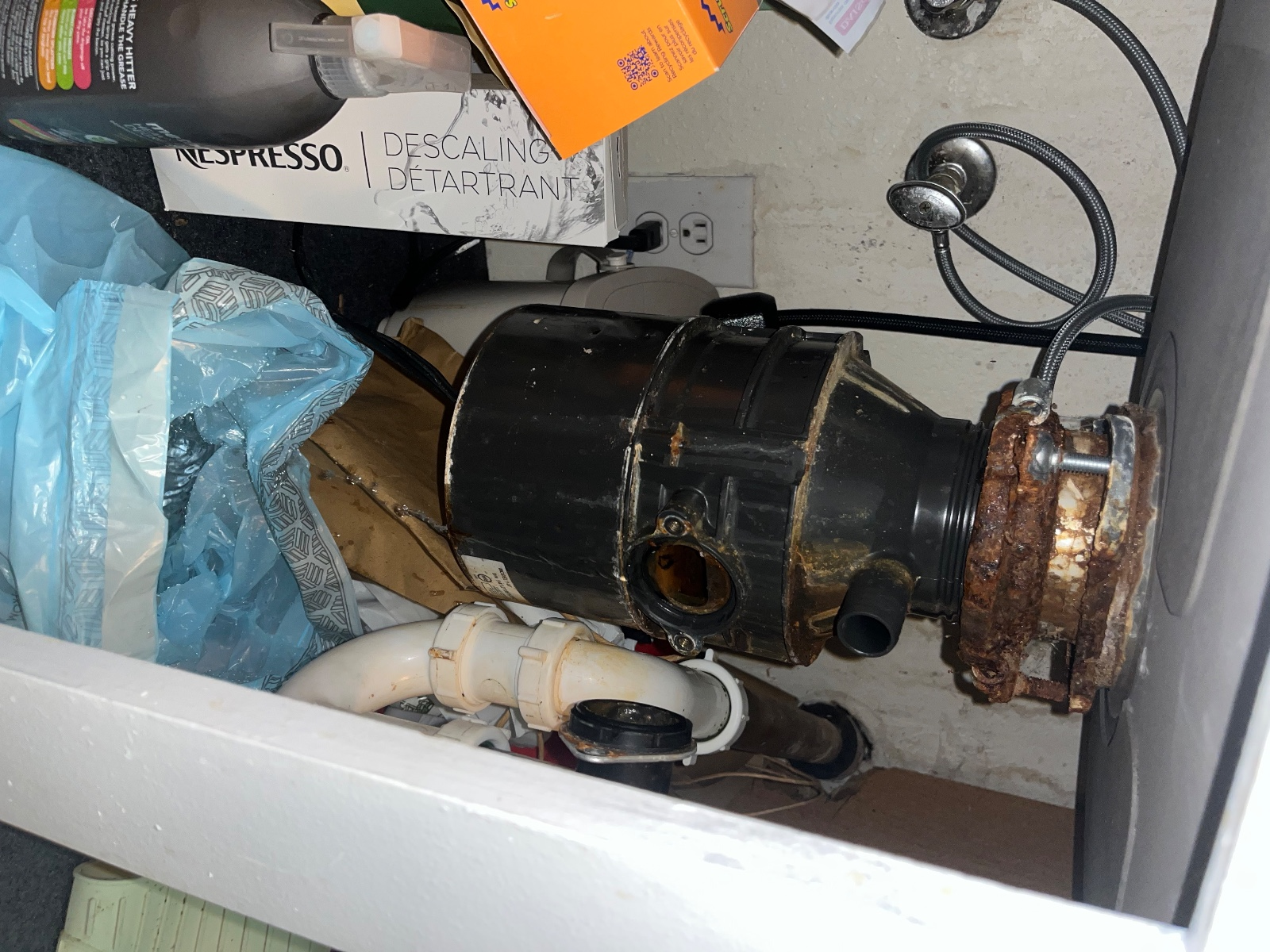 湾区管道疏通，疏通厨房水槽，疏通厕所马桶，疏通洗手盆，疏通淋浴