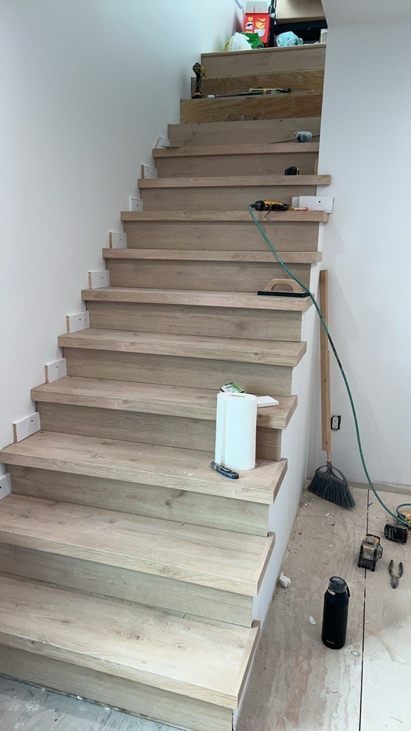 纽约美居装修公司-正规执照公司-专业室内外装修-厨房卫生间装修-专业师傅提供一条龙服务，免费上门估价