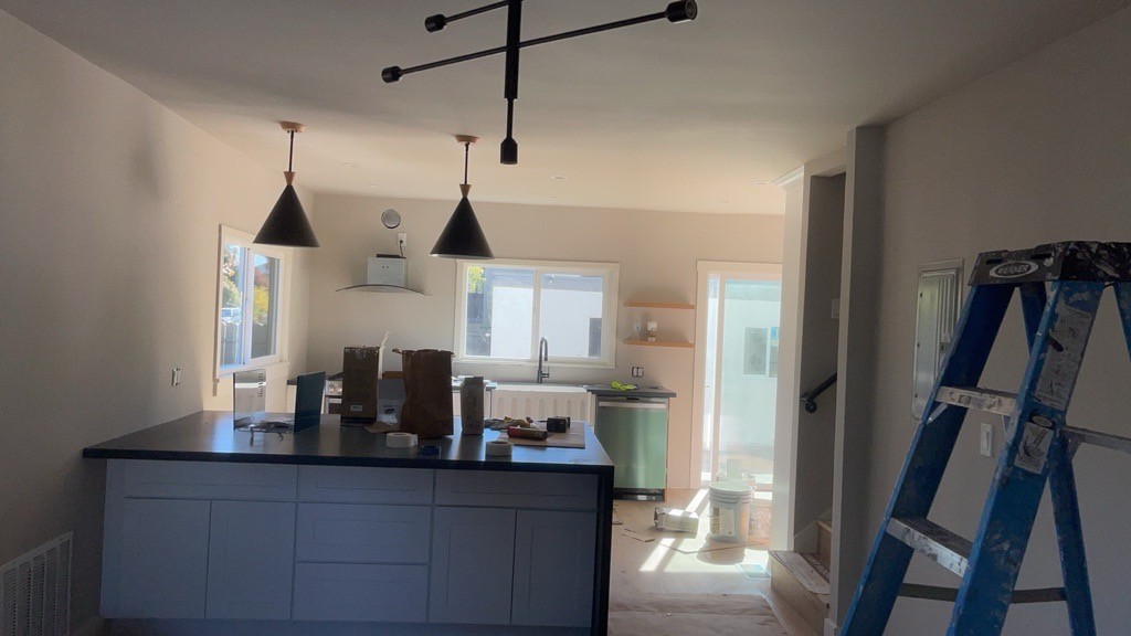 旧金山装修服务推荐鸿基工程公司 房屋加建改建，厨房装修，湾区装修师傅 Lic# 863526