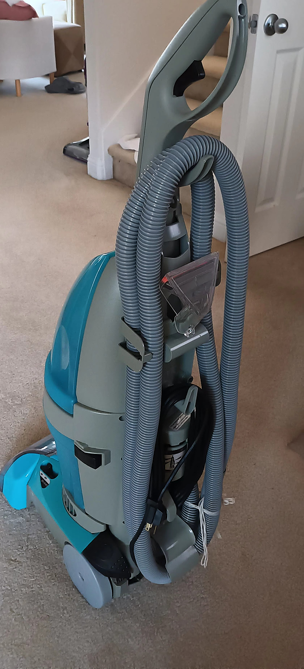 洗地毯機，容易橾作，洗後好乾淨