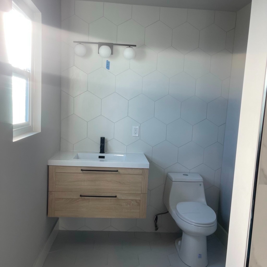 鸿基窗户安装服务　高质量安装换新门窗，保温窗，安装节能隔音窗户　免费估价