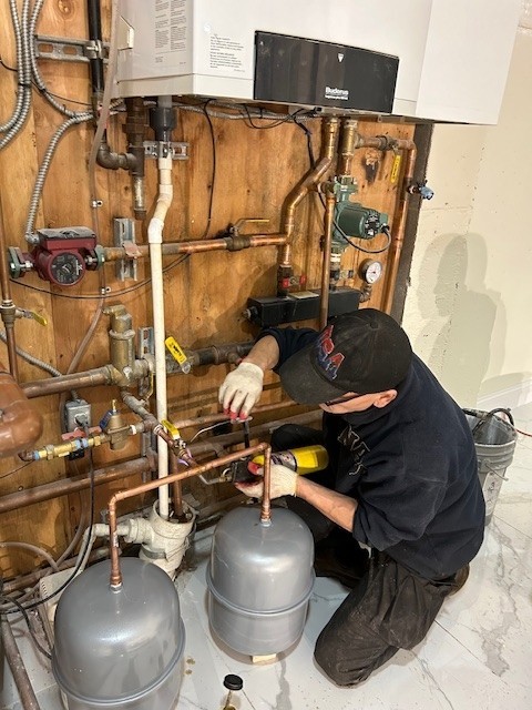 专业游泳池建造推荐鑫创建筑装修 技术全面, 室内外高品质装修，房屋加建新建，执照保险