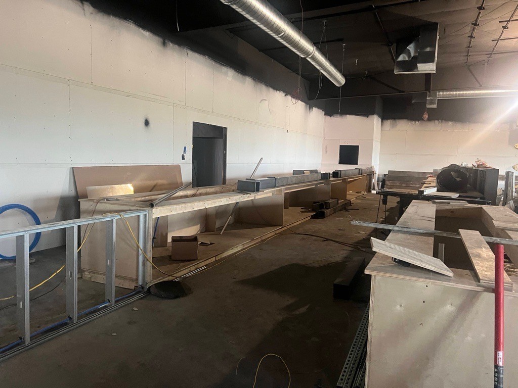 长岛恩典装修陈师傅，餐馆装修，家庭装修，现场定制橱柜 木工瓦工一体 厨房翻新 卫生间装修