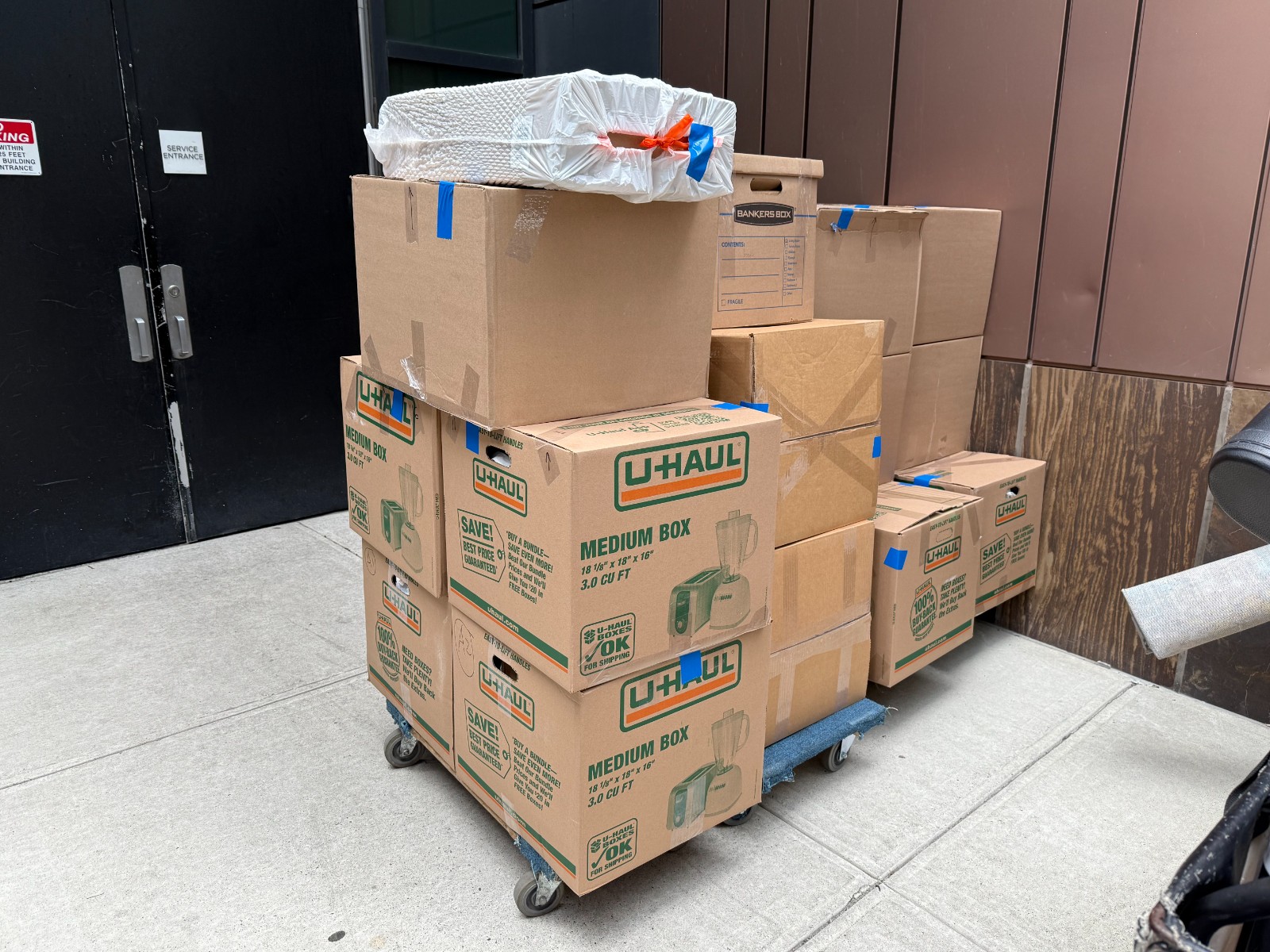 红双喜搬家公司，专业的华人搬家团队，一站式服务，政府注册百万保险