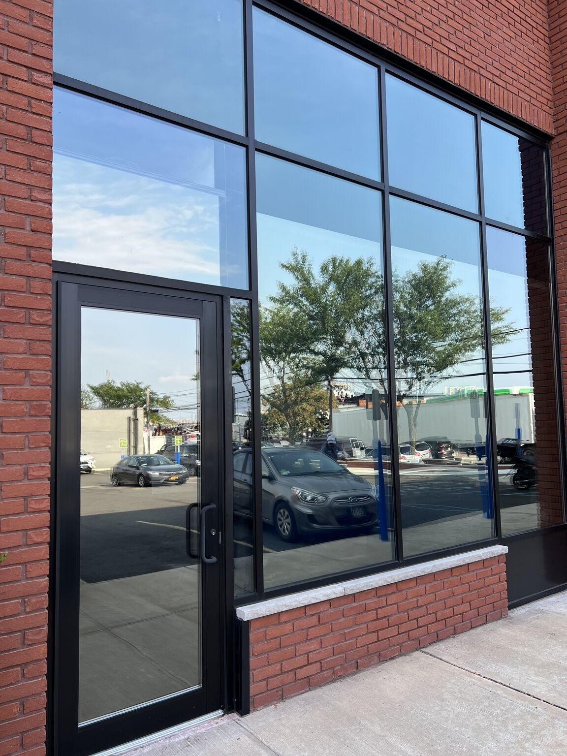 金宝铝门窗工厂 直销各种玻璃幕墙，门窗，铝门面， 铝塑板， 玻璃栏杆 价格最优