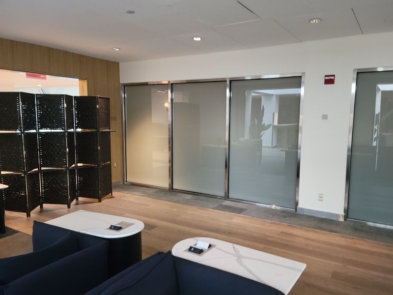 佈碌侖门窗工厂招聘職位 绘图，估价，铝合金加工及安装窗户