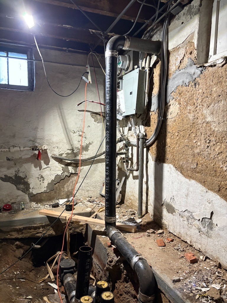 根据建筑图纸安装排水渠，来水管， 安装下水管-图10