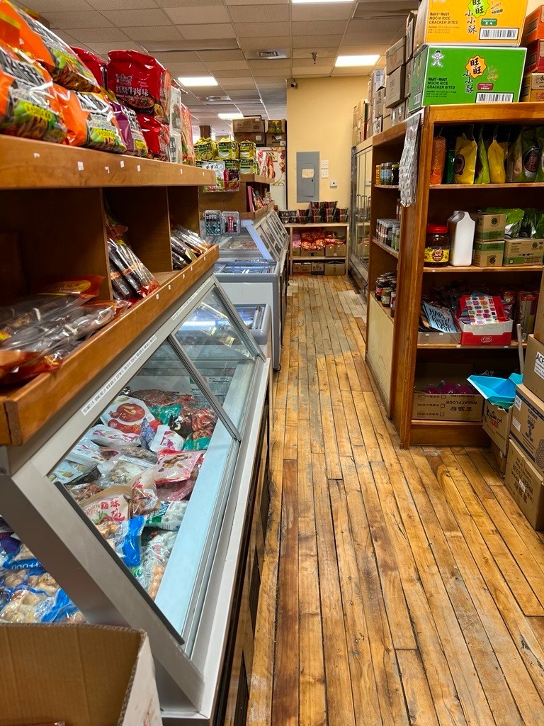 康州纽黑文市的华人超市转让，面积4000平方尺，月租金仅 $5000