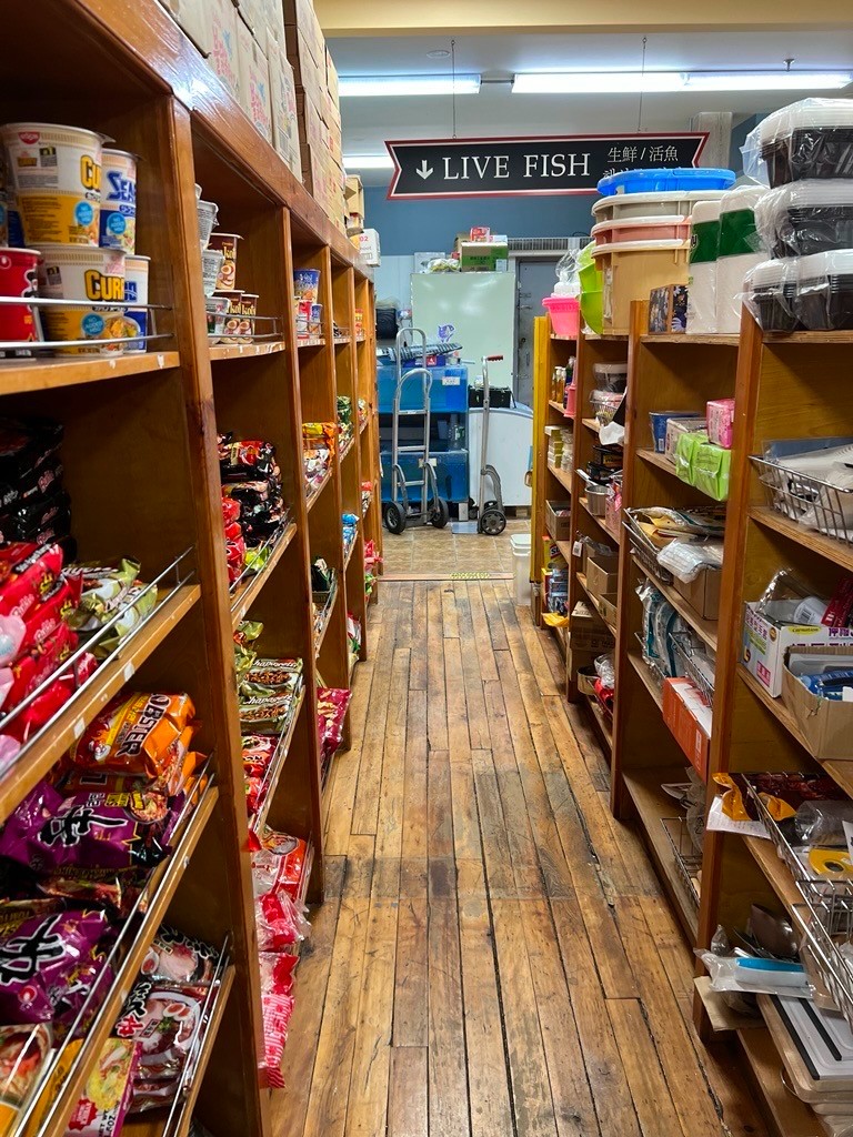 康州纽黑文市的华人超市转让，面积4000平方尺，月租金仅 $5000