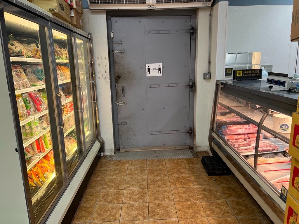 康州纽黑文市的华人超市转让，面积4000平方尺，月租金仅 $5000