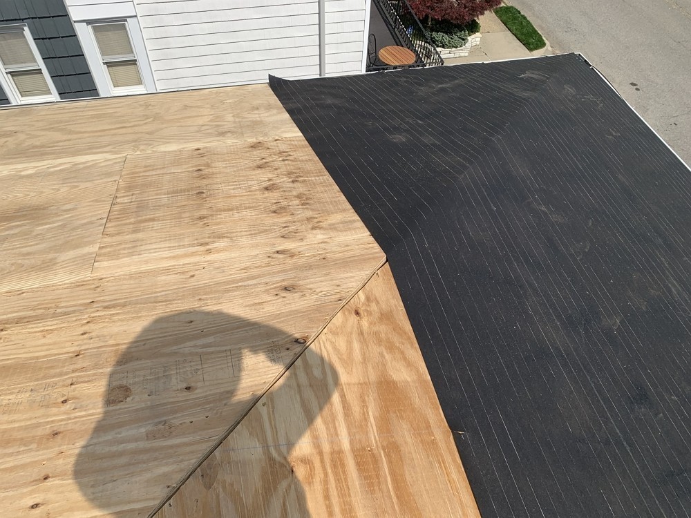 新泽西屋顶维修推荐美东百安居屋顶，专修屋顶漏水，急修屋顶漏雨，清理水槽等各类屋顶问题维修