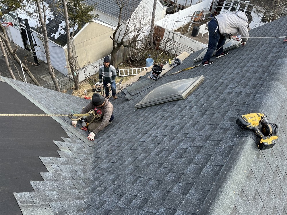 新泽西屋顶维修推荐美东百安居屋顶，专修屋顶漏水，急修屋顶漏雨，清理水槽等各类屋顶问题维修